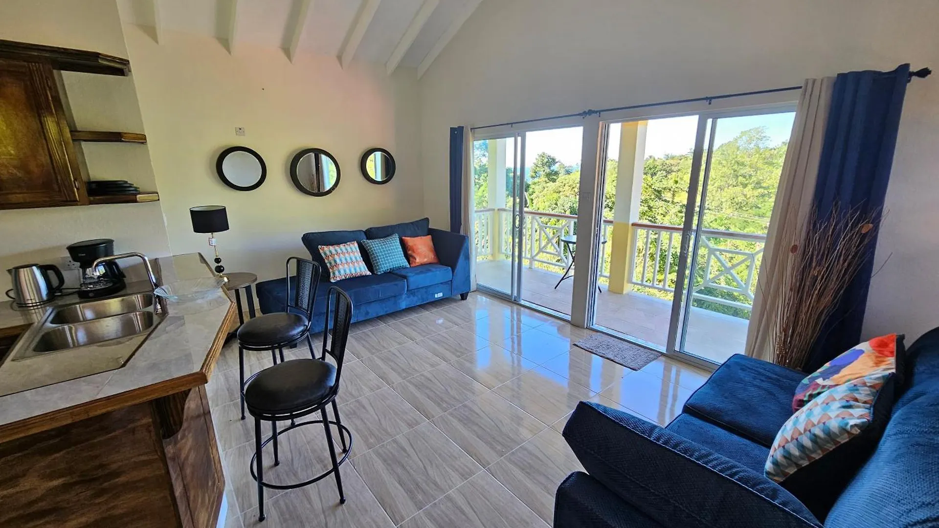 Royal Escape - 2 Apartment Anse La Raye 0*,  Saint Lucia