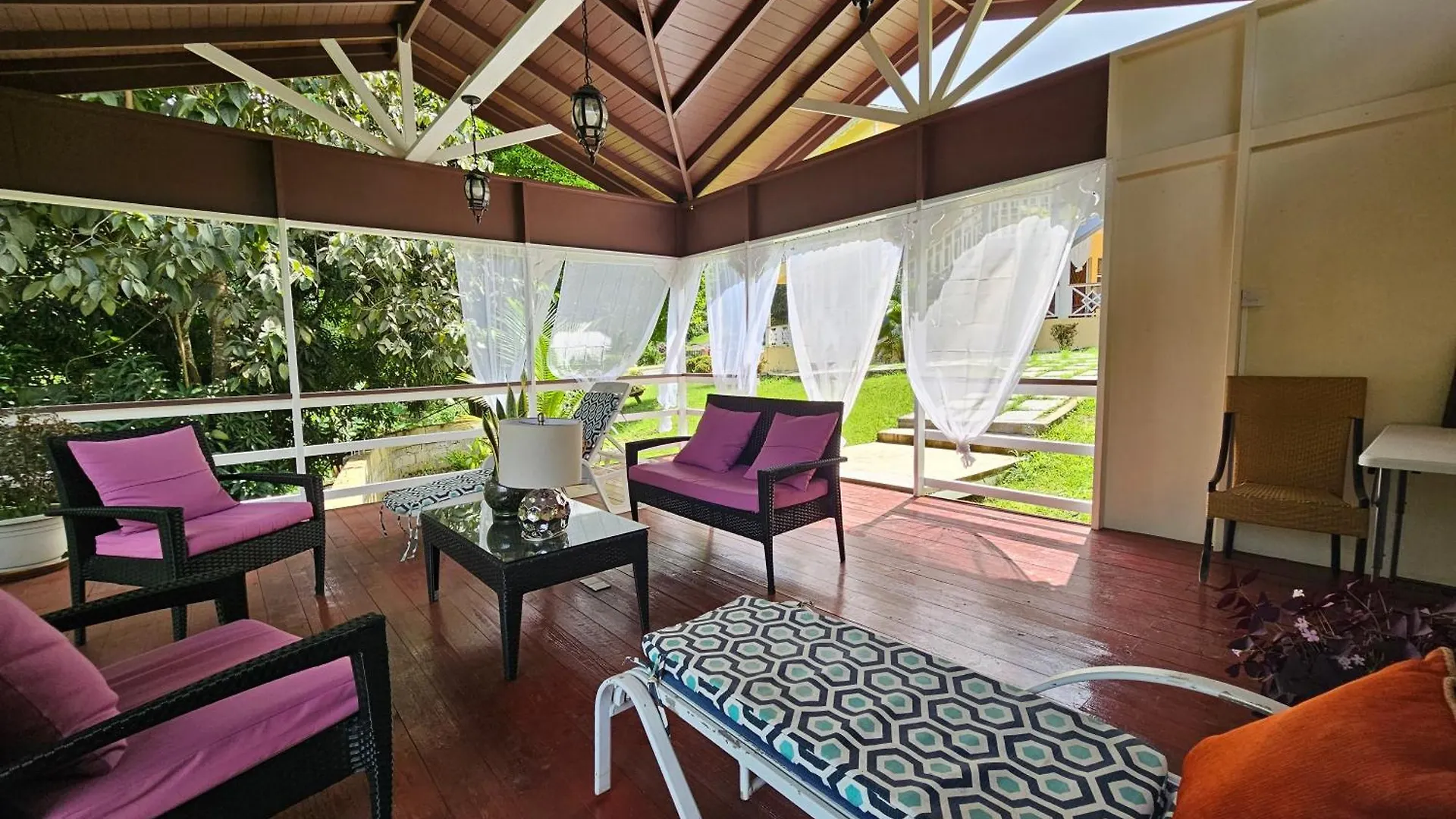 Royal Escape - 2 Apartment Anse La Raye 0*,  Saint Lucia